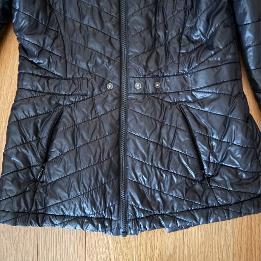 The North Face Women's Black Puffer Jacket - Picture 3 of 4